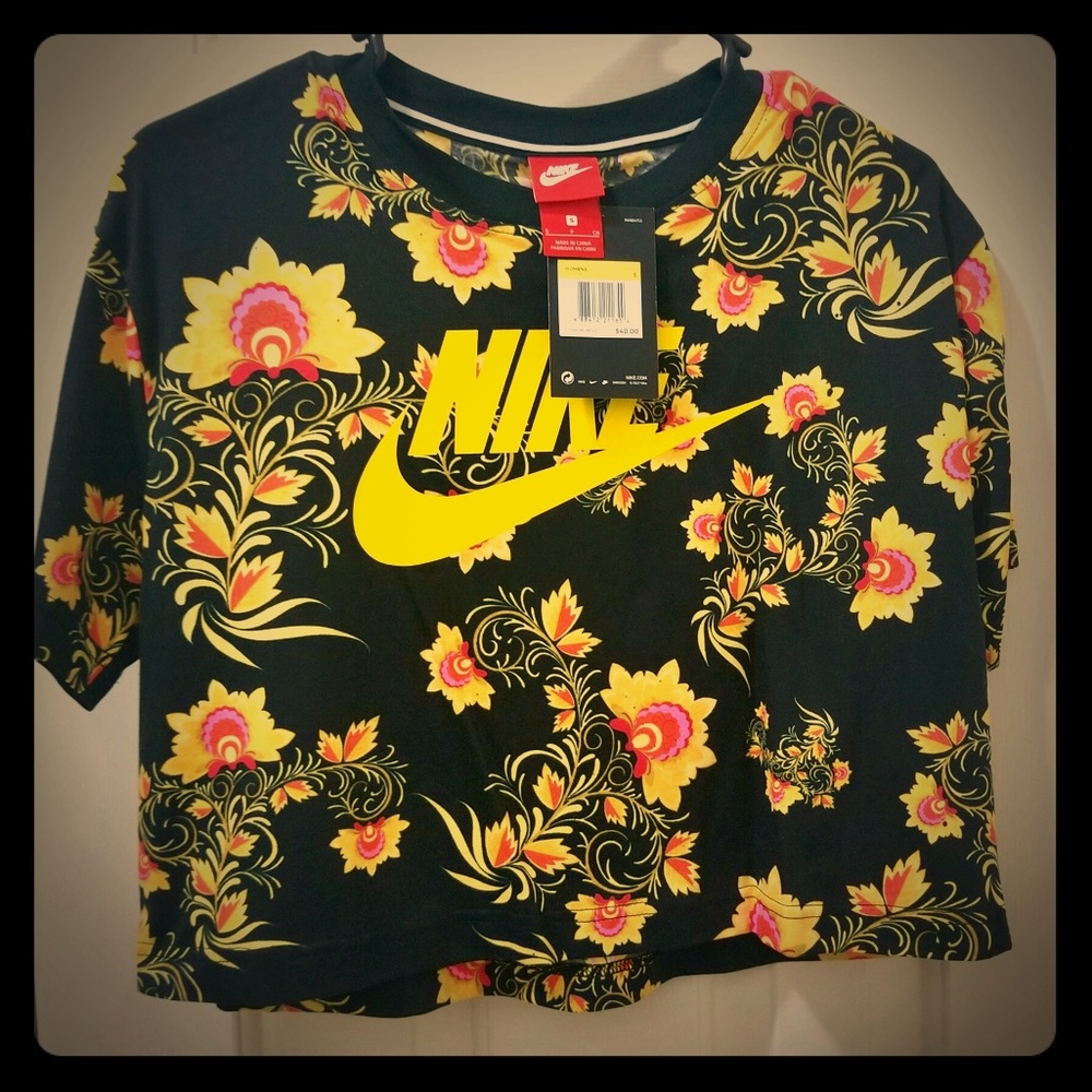 🚫Nike Floral Crop Top🚫 SOLD